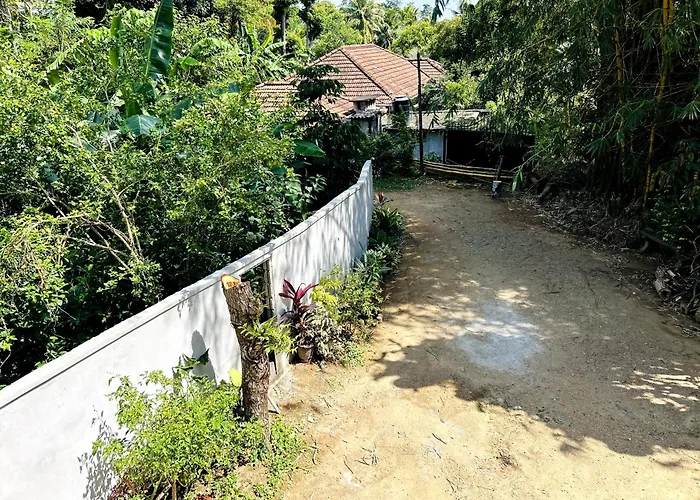 Dhinuka Villa
